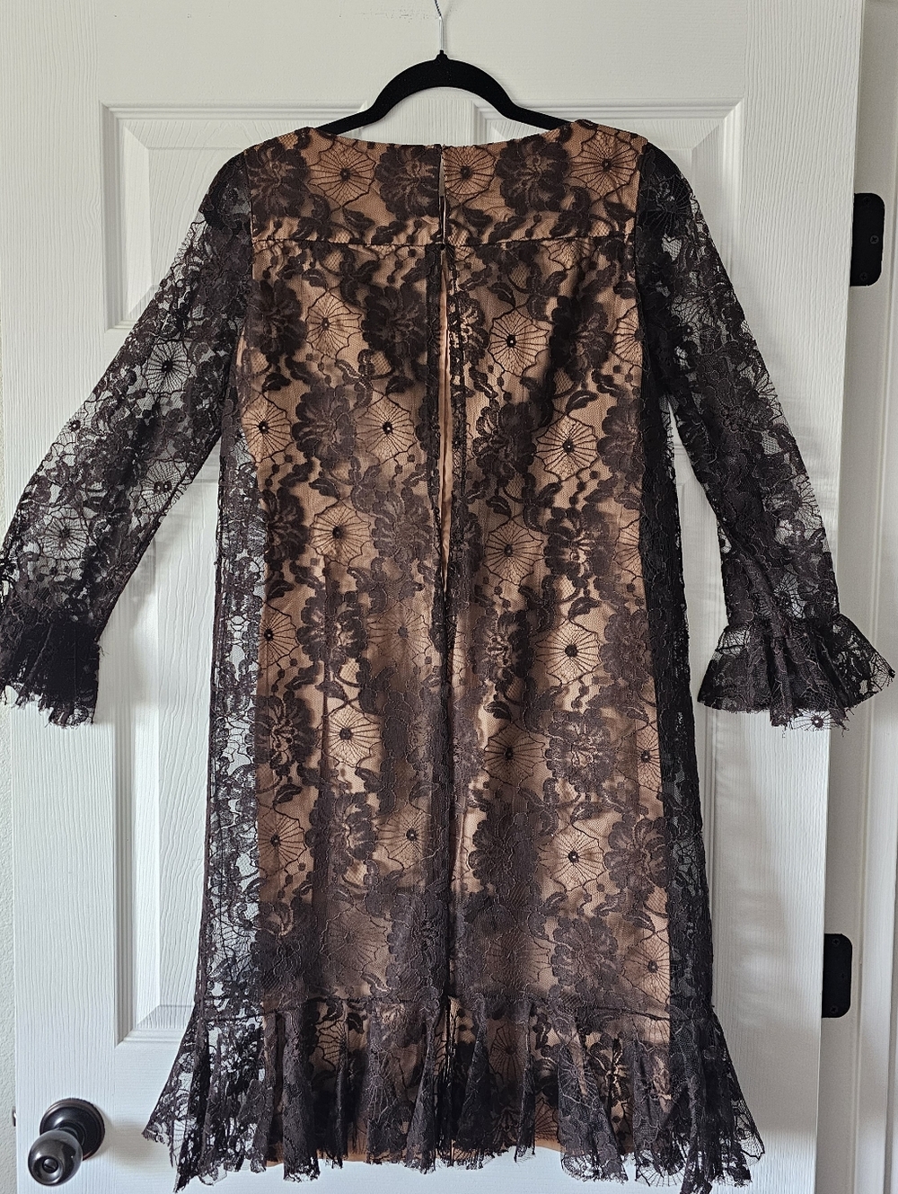 1960s Vintage Brown Lace Mod Mini Shift Flounce Long Sleeve Johnnye Dress #9 - Picture 4 of 10